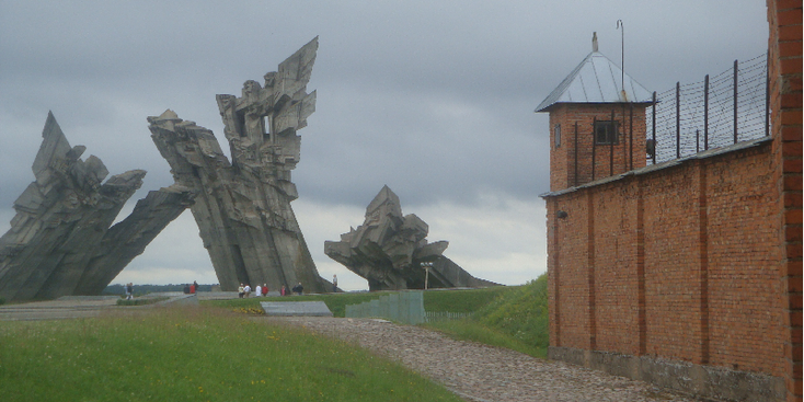 IX-fort-Kaunas-wachttoren-concentratiekamp-monument-gedenkteken-Litouwen