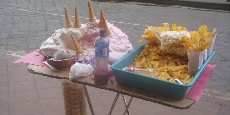 Guayaquil-ijs-horentjes-chips-straatverkoop-Ecuador
