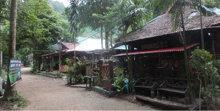 Railay-hutjes-hippie-strand-bos-eiland-Thailand