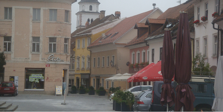 Kranj-straat-straatleven-steeg-Slovenië