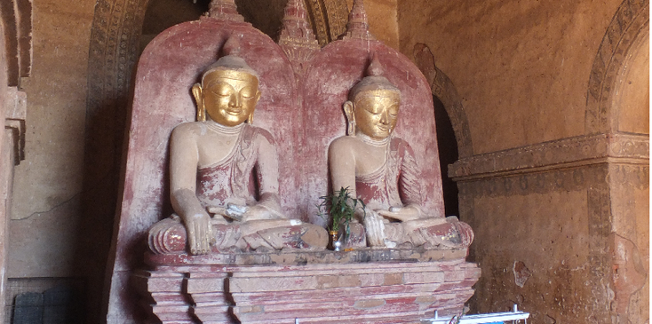 Bagan-Boeddha-beelden-tempels-Nyaung-U-Myanmar-Birma