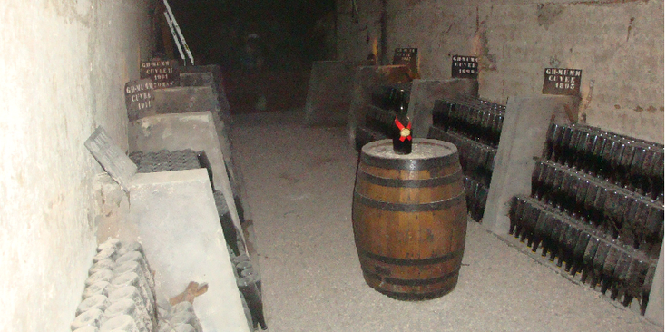 Reims-Frankrijk-Mumm-Champagne-tunnels-catacomben-ton-flessen