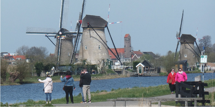 Kinderdijk-molens-rivier-water-Rotterdam-Dordrecht-Nederland