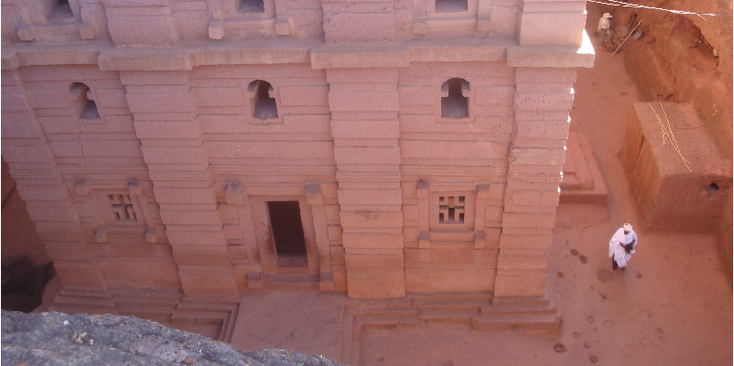 Lalibela-Ethiopië-rots-kerken-ondergronds-heilig-monnik-stok