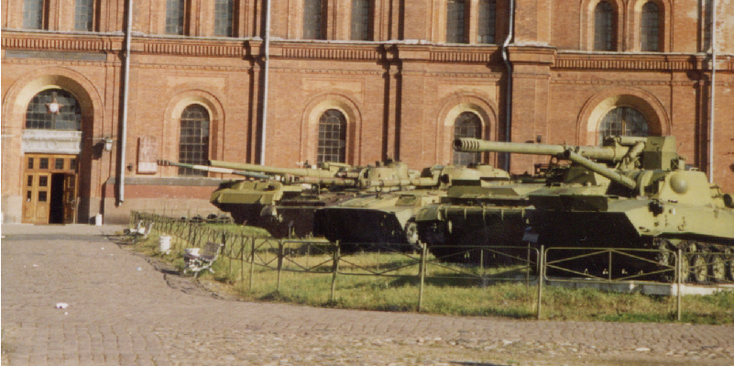 Sint-Petersburg-Artillerie-museum-tanks-Rusland