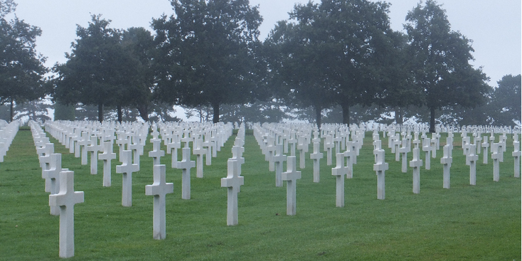 Colleville-sur-Mer-Amerikaanse-begraafplaats-Normandië-Frankrijk-witte-kruizen