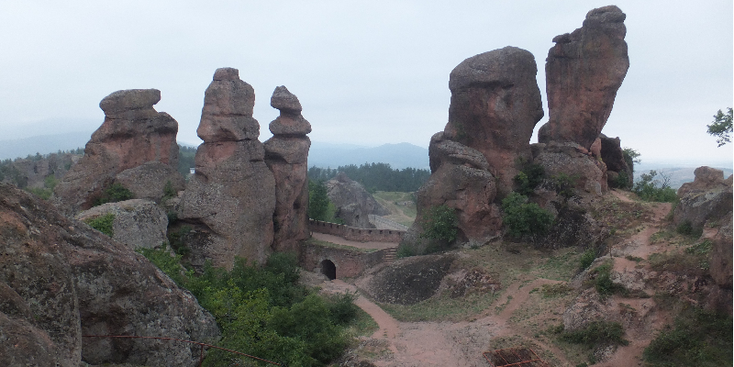 Belogradchik-rotsfort-Kaleto-Bulgarije-kasteel-rotsen-piek