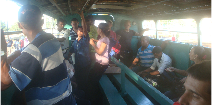 Camion-truck-openbaar-vervoer-Cuba