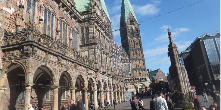 Roland-standbeeld-raadhuis-stadhuis-Bremen-Sint-Petri-Dom-kerk-plein-Duitsland