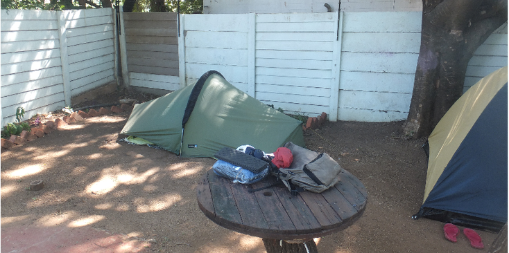 Pumbas-Backpacker-hostel-camping-tent-Pretoria-Zuid-Afrika