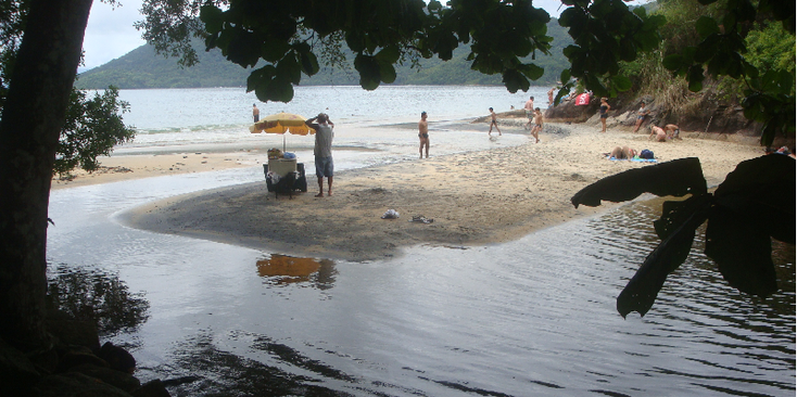 Ilha-de-Grande-Villa-do-Abraao-Brazilië-strand-eiland-piraten
