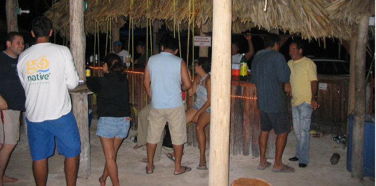 Mahahual-schommel-strandbar-Mexico