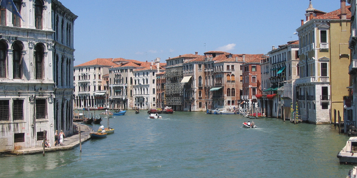 Venetië-Grand-Canal-gondel-kanalen-Italië