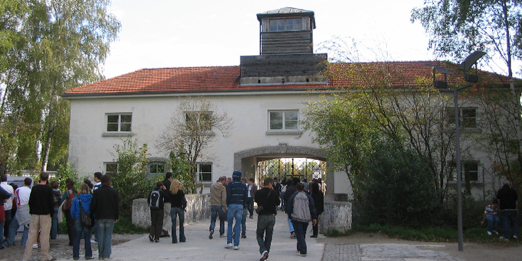 Dachau-concentratiekamp-poort-ingang-modelkamp-München-nazi-WW2-SS-Duitsland