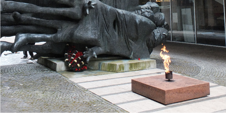 Banska-Bystrica-opstandingsmuseum-SNP-eeuwige-vlam-monument-WW2-Slowakije