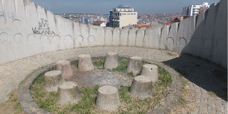 Pristina-Kosovo-monument-oorlog-Munaxhere-berg-onafhankelijk