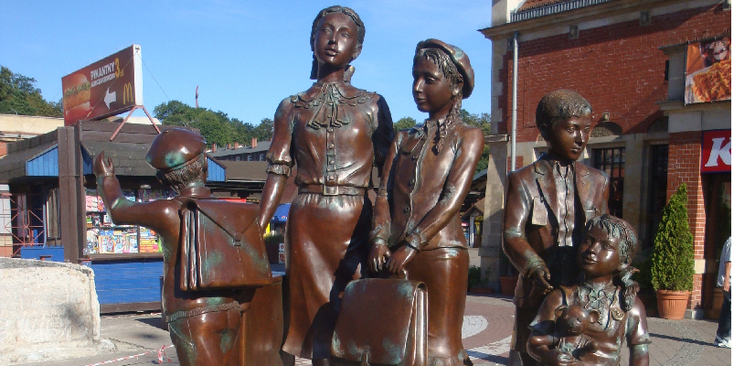 Gdanks-treinstation-beelden-kinderen-reizen-Polen