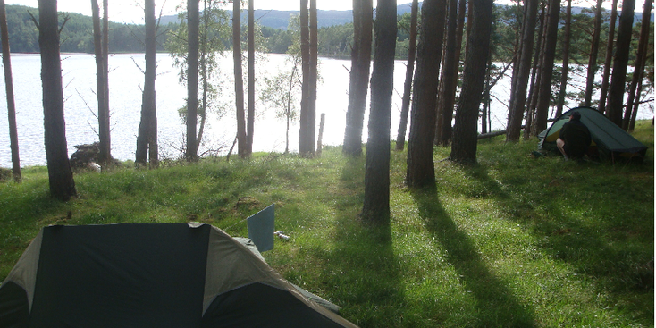 Wildkamperen-Loch-Garten-tent-meer-Schotland