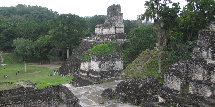 Tikal-maya-Indianen-tempel-Guatemala