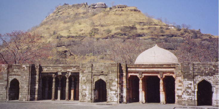 Dalatabi-fort-Aurangabad-paleis-kasteel-heuveltop-India