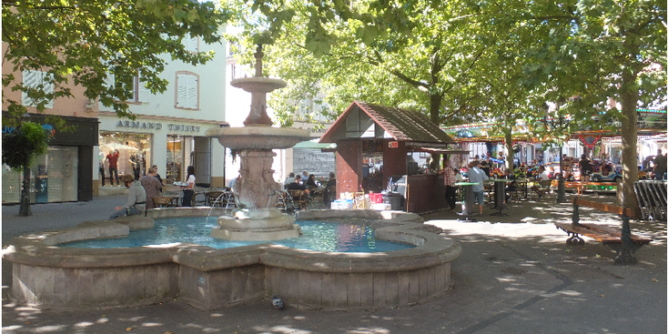 Haguenau-Frankrijk-fontein-terras