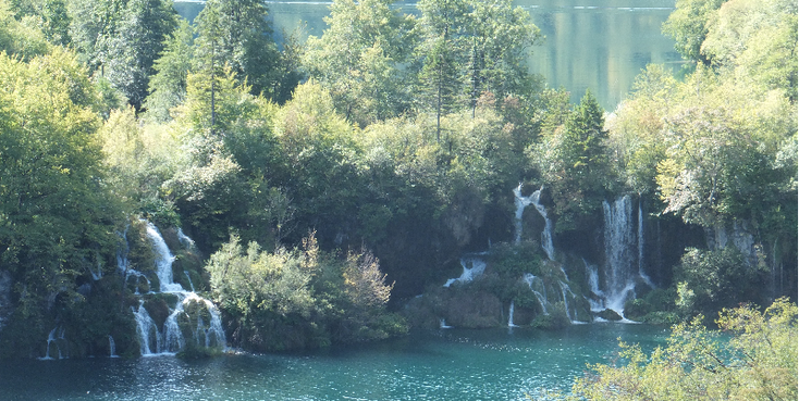 Plitvice-nationaal-park-waterval-meer-Kroatië