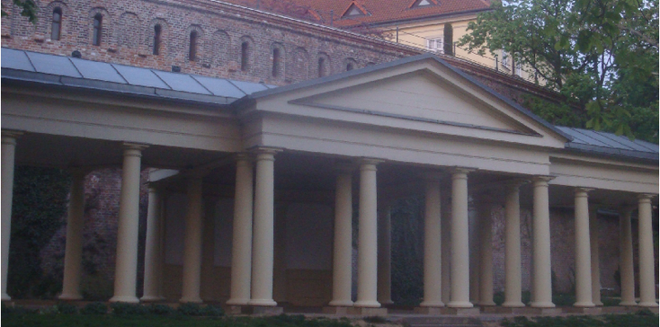 Brno-Petrov-heuvel-pilaren-columns-Tsjechië