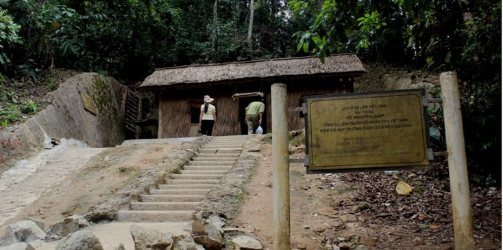 Tham-Quan-di-Tich-So-Chi-Huy-Chien-Dich-Muong-Phang-hoofdkwartier-Giap-rieten-hut-Vietnam