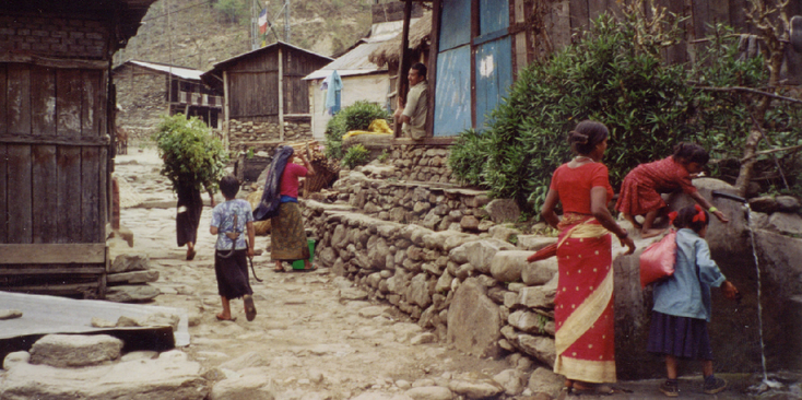 Annapurna-trekking-bergen-Nepal-Himalaya-dorp