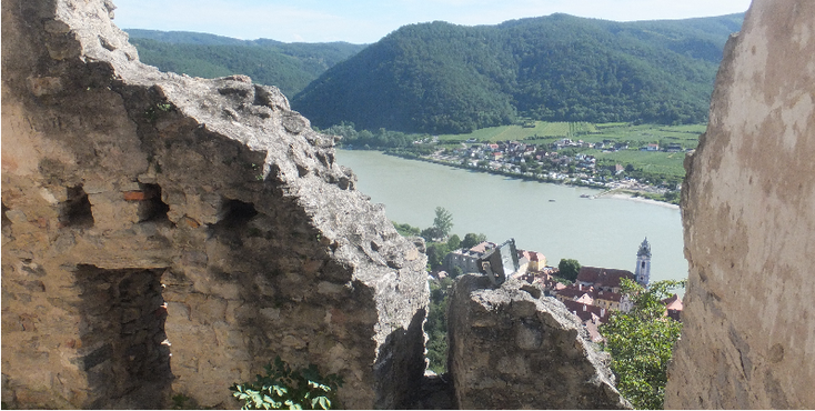 Durnstein-ruïne-Donau-rivier-kasteel-Oostenrijk
