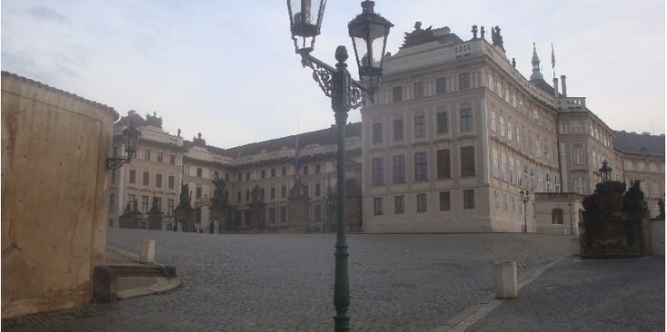 Praag-kasteel-binnenplaats-plein-Tsjechië