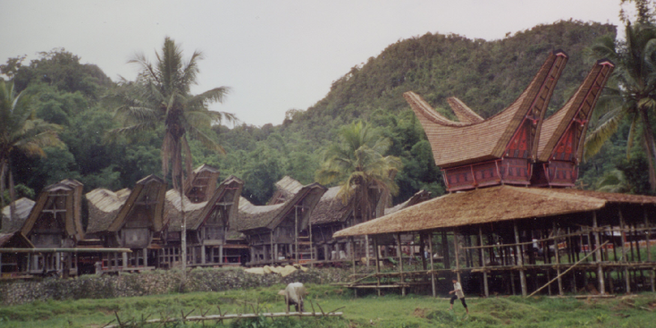Tana-Toraja-Sulawesi-Indonesia-Rantepao-Traditional