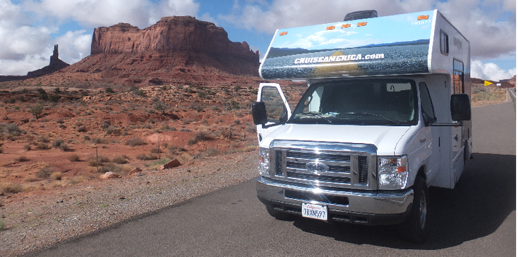 Monument-Valley-camper-nationaal-park-Verenigde-Staten