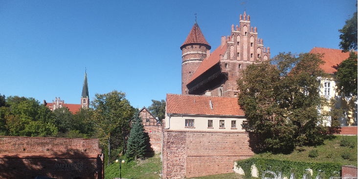 Oltszyn-kasteel-kerk-Polen