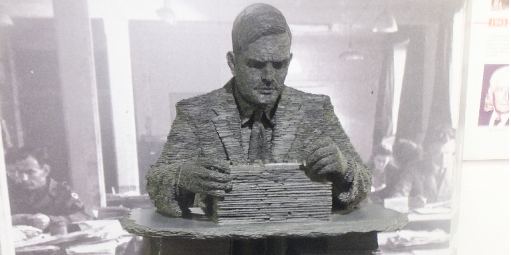 Alan-Thuring-beeld-Bletchley-museum-kraken-Enigma-afluisteren-spion-Engeland