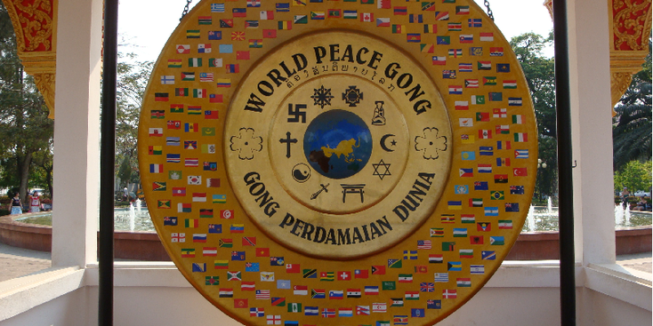 World-Peace-Gong-Perdamaian-Dunia-Vientiane-Laos
