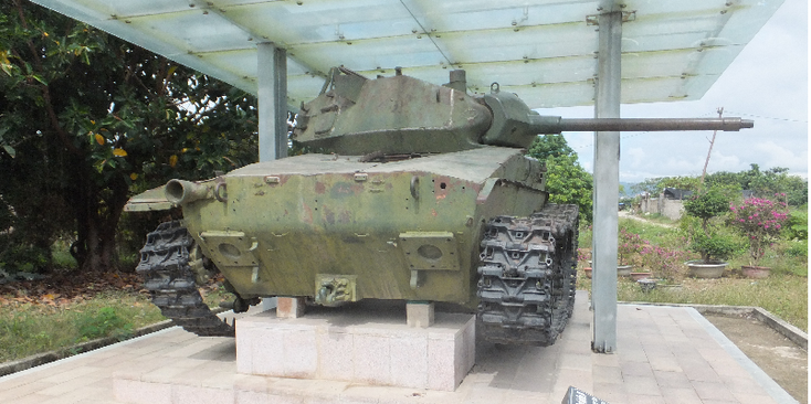 Dien-Bien-Phu-tank-Frans-Vietminh-oorlog-Vietnam
