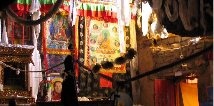 Ganden-Monastery-Tibet-China-Flag