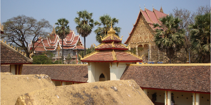 Pha-tat-luang-golden-temple-gouden-tempel-Koninklijk-Laos-Vientiane