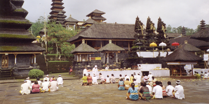 Bali-Pura-Besakih-Tampaksiring-Gunung-Kawi-Indonesië-paraplu