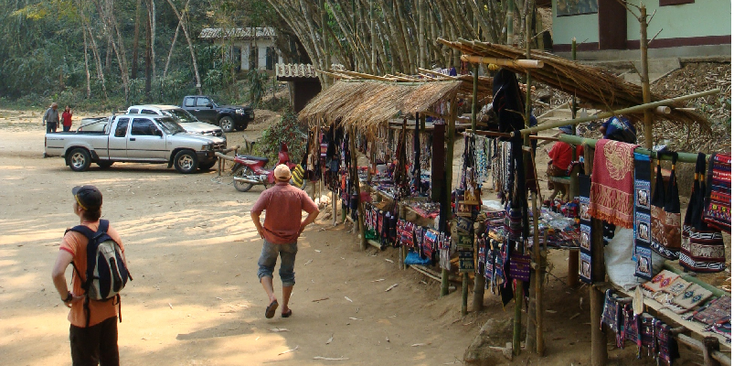 Huai-Mae-Sai-falls-Souvenir-Chang-Rai-Thailand