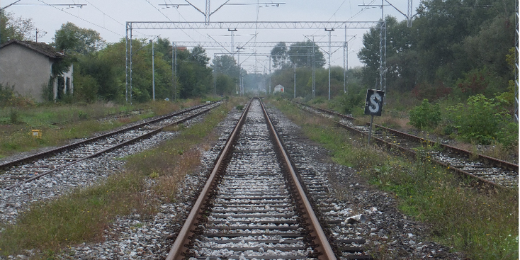 Jasenovac-trein-rails-Kroatië