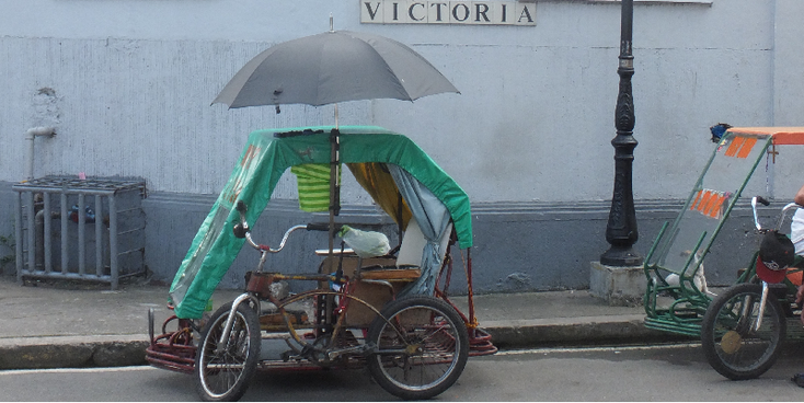 Manilla-Manila-fiets-tuktuk-taxi-Victoria-straatleven-Filipijnen