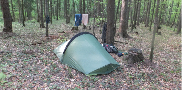 Wild-kamperen-wildkamperen-tent-bos-Dukla-Pas-Slowakije