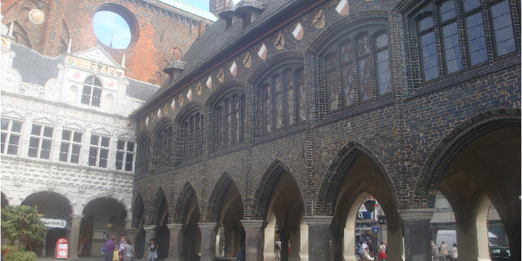 Lubeck-marktplein-stadhuis-Duitsland