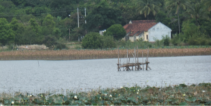 Lac-Lake-meer-Dalat-Dak-To-rivier-huis-Vietnam