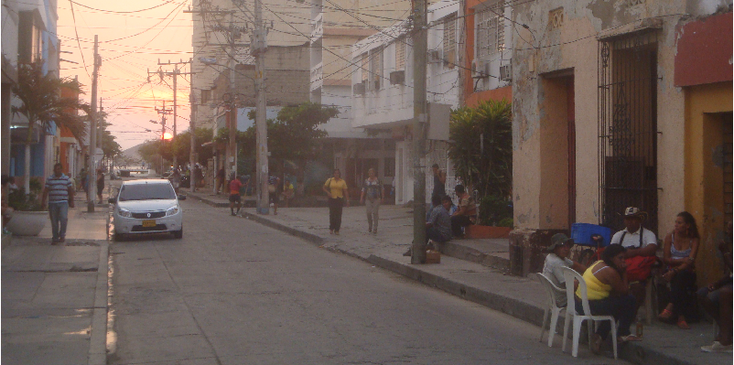 Santa-Marta-Colombia-kust-stad-uitzicht-smalle-straatjes-straatleven