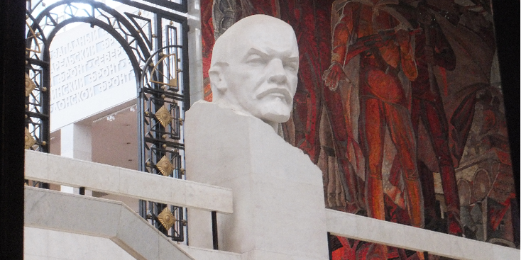 Museum-gewapende-troepen-Lenin-beeld-Moskou-Rusland