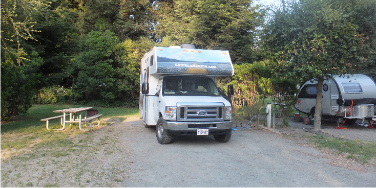 Olema-campground-Point-Reyes-Highway-1-one-camper-picknicktafel-Californië-Verenigde-Staten