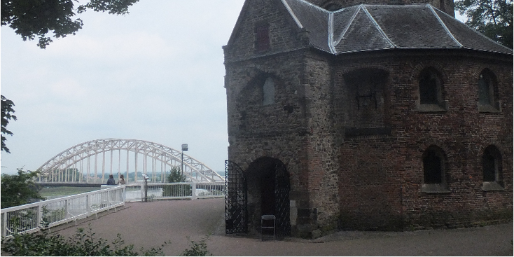 Valkhofkapel-kerk-Nijmegen-Waal-brug-Nederland